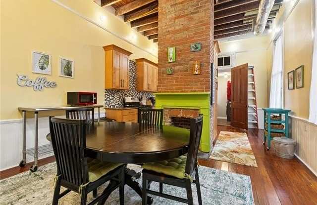 827 WASHINGTON Avenue Gallery 4