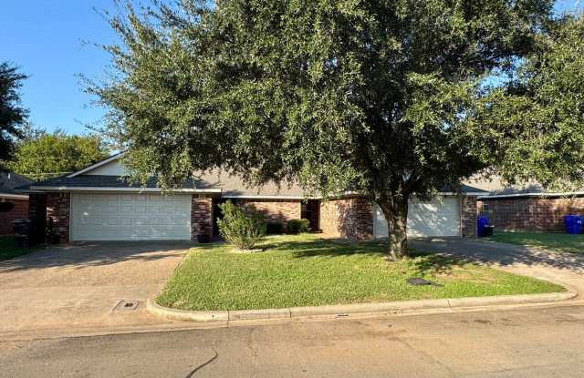 Duplex - 10204 Hyacinth Lane, Waco, TX 76708