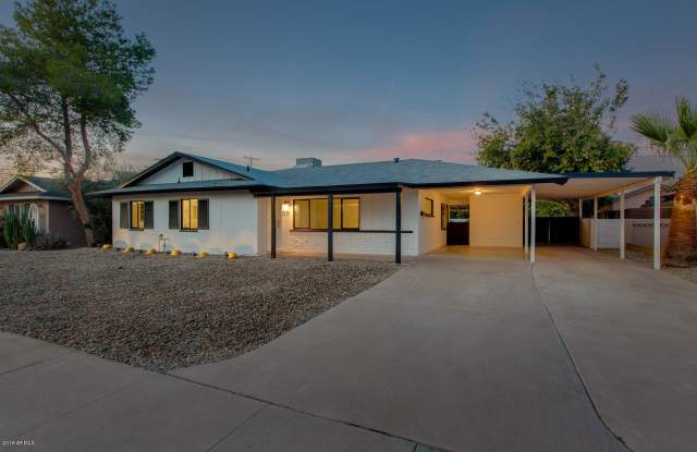 8208 E SHERIDAN Street Gallery 2