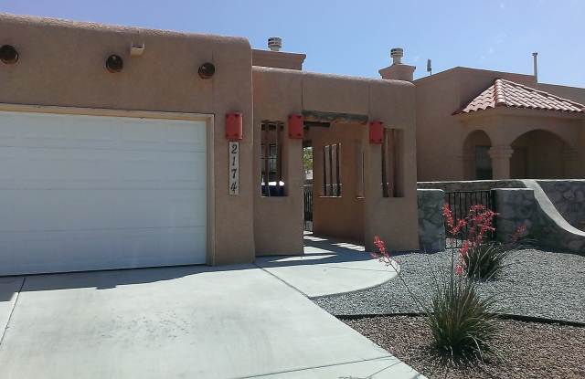 Townhouse in the Pines ***COMING SOON*** WILL PROCESS APPILCATIONS ON 3/5/26*** photos photos