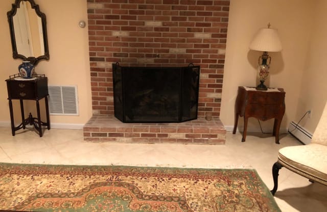 105 W ARGYLE STREET - 105 West Argyle Street, Rockville, MD 20850
