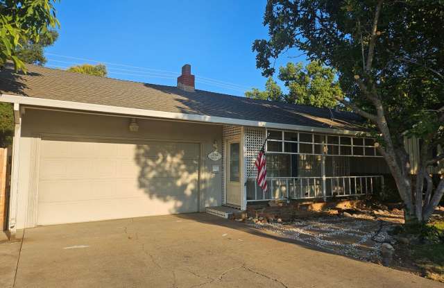 3 bedroom 2 bath in great location Gallery 1