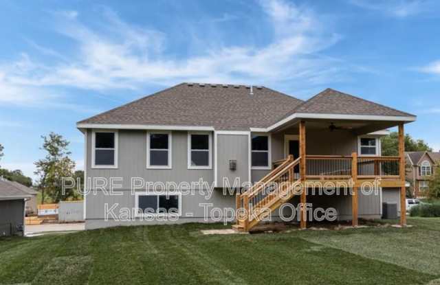 4766 LakeCrest Dr Gallery 2