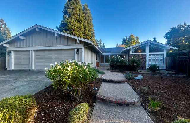 Gorgeous Westside Danville Home! Gallery 1