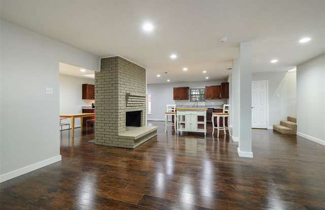 9221 Plano Road Gallery 4