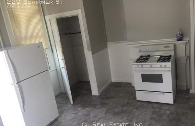 229 Schirmer St Gallery 3