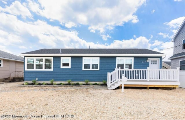211 Shuster Avenue - 211 Shuster Avenue, Dover Beaches South, NJ 08751