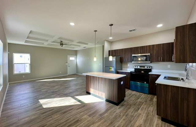 4305 Walnut Ave photos photos