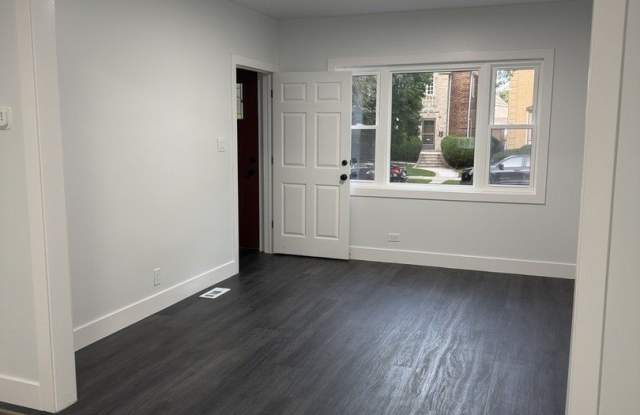 5620 N Major Avenue Gallery 2