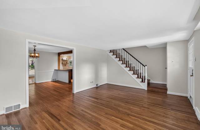 216 HURON Avenue Gallery 4