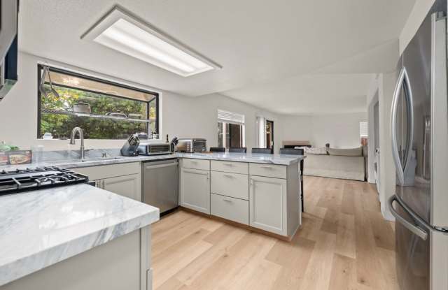 Spacious lot with no back house! Gallery 3
