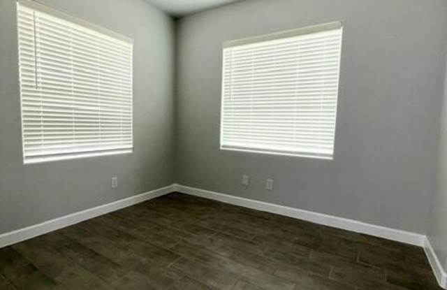 13972 Summer Valley Avenue Gallery 3