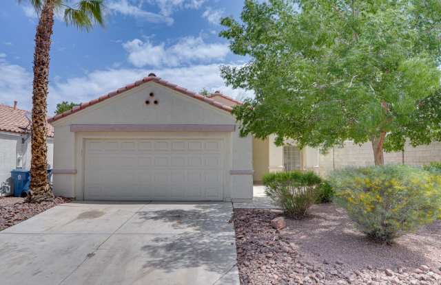 Silverado Ranch Single-Story Gem with Open Floor Plan, Laminate Flooring & Spacious Backyard photos photos