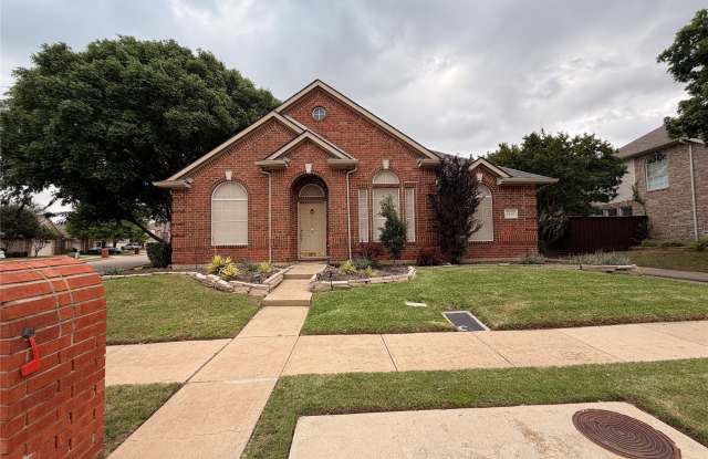 8640 Woodcreek Drive Gallery 1