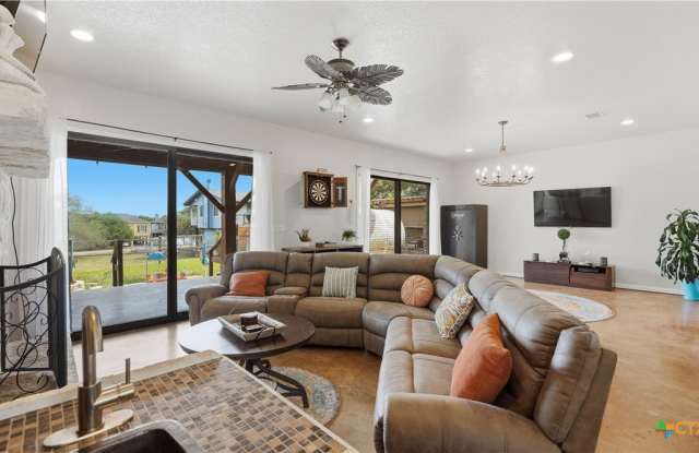 628 Country Lane Gallery 4