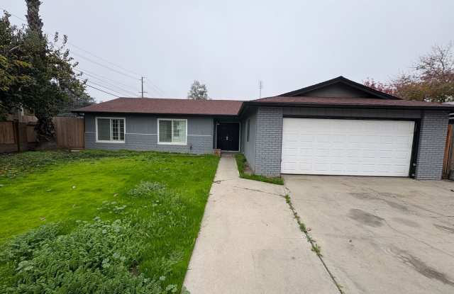 SW Visalia Home with Pool Available Now! - 1937 Chinowth Street, Visalia, CA 93277