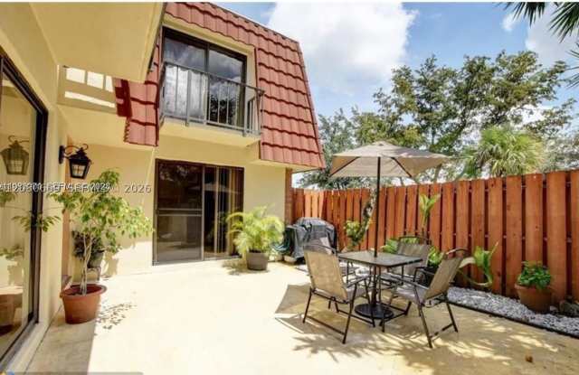 3103 SPANISH WELLS DR Gallery 1