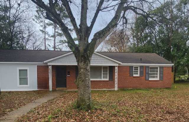 Beautiful 4 Bed 2 Bath Ranch House Gallery 1