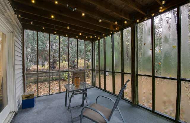 8912 W Bush Lake Road Gallery 4