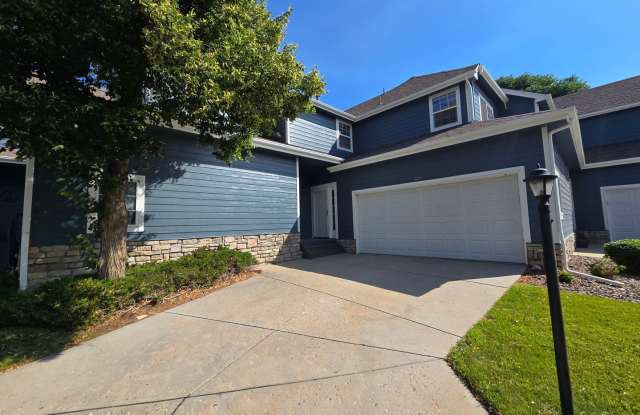 Immaculate and sunny townhome with amazing views and a 2 car attached 2 car garage at the Ridge in Superior! - 281 Rockview Drive, Superior, CO 80027