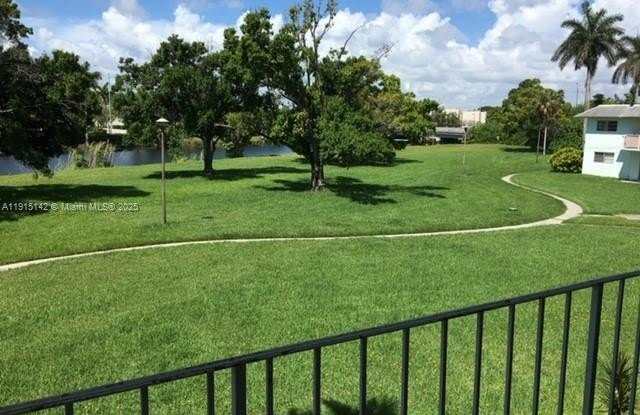 7580 SW 82nd St photos photos