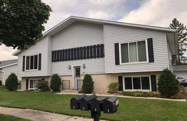1528 N 35th St Apt #3 - 1528 North 35th Street, Sheboygan, WI 53081