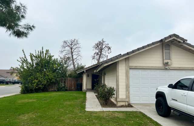 5409 Tupper Ct - 5409 Tupper Court, Bakersfield, CA 93307