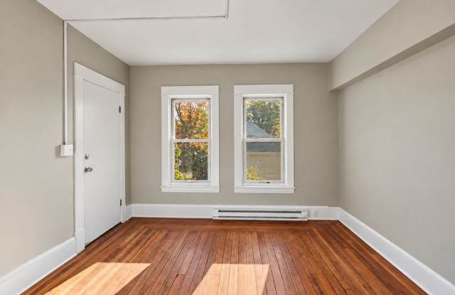 158 Narragansett Blvd Gallery 4