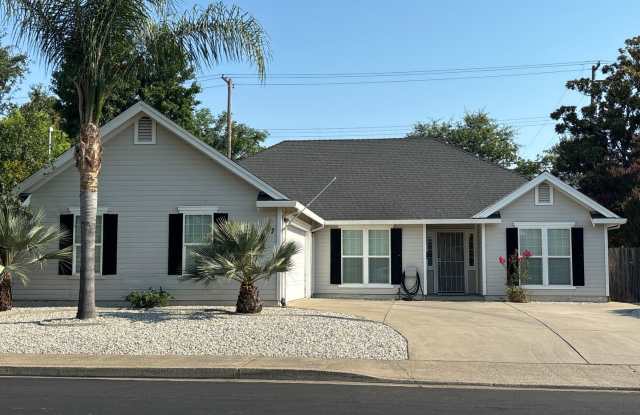 Central Roseville Single Story, 3 Bedroom, 2 Bath, 2 Car Garage Close to schools & Shopping photos photos