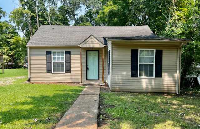 AVAILABLE AUGUST 14! 3 Bedroom Home Near Madison Street Gallery 1