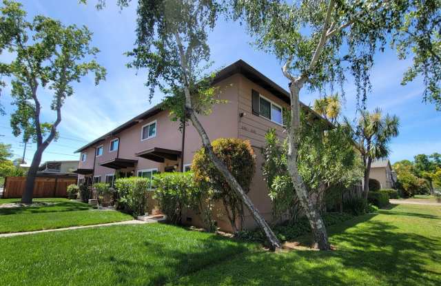 2 bedroom with In unit washer and dryer  updated kitchen - 3086 Emerson Street, Palo Alto, CA 94306
