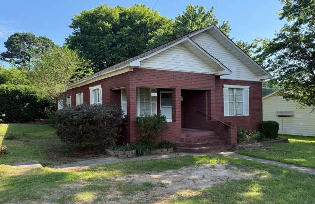704 E North St., Benton AR 72015 - nice and cozy 3br 2ba w/bonus room photos photos