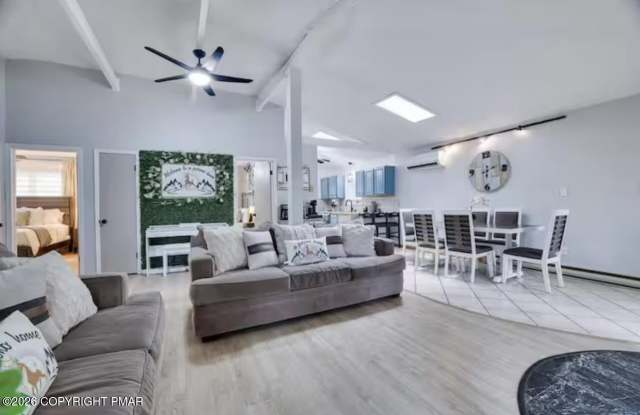 5692 Pembrook Drive Gallery 2