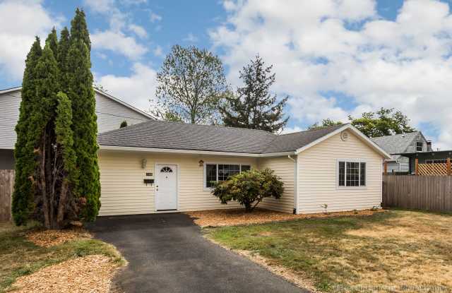 2044 Cowlitz St photos photos