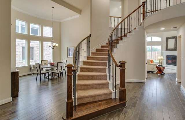 7805 SAINT CLAIR Drive Gallery 3