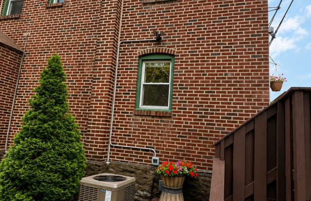 256 Childs Ave Gallery 4