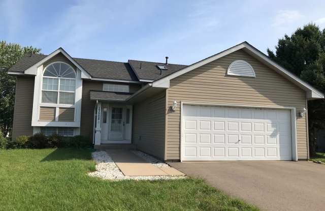 17508 Five Oaks Drive - 17508 Five Oaks Drive, Lakeville, MN 55024