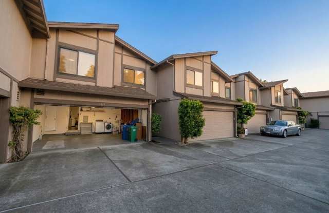 Modern Alameda Townhouse with Resort Style Amenities - 1216 Ballena Boulevard, Alameda, CA 94501