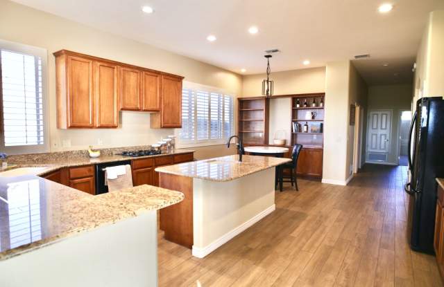 Beautiful Oro Valley Rental with Views! Furnished Gallery 4