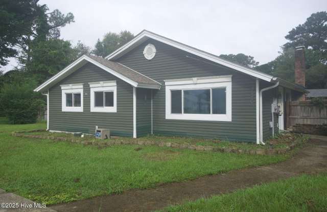 200 N Willow Lane - 200 North Willow Lane, Jacksonville, NC 28546