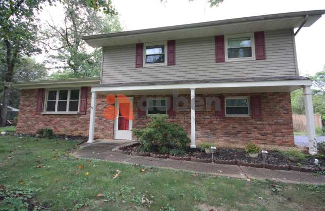 Updated 3BR Home with Garage, Deck & Private Fenced Yard photos photos