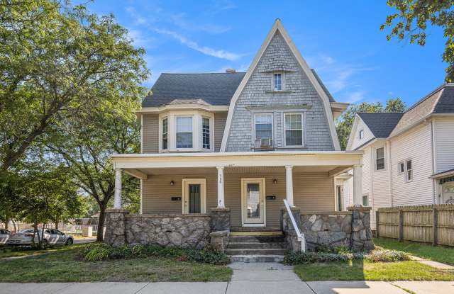 548 Livingston Ave NE Apt 2 - 548 Livingston Avenue Northeast, Grand Rapids, MI 49503