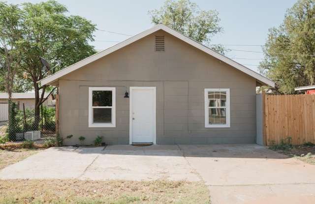 1322 N Lincoln Ave photos photos