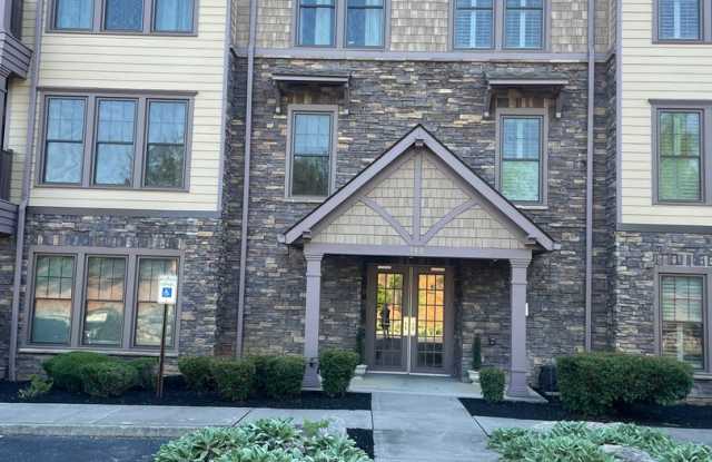 Oak Ridge 37830 - 2 bedroom, 2 bath Condo - Contact Lisa Vineyard and Shannon Russell (865) 216-9334 photos photos