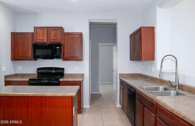 42969 W Elizabeth Avenue Gallery 3