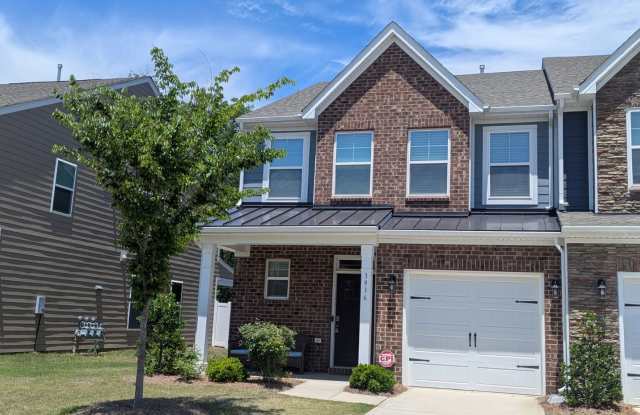 3 Bedroom Townhouse in Harrisburg with Garage photos photos