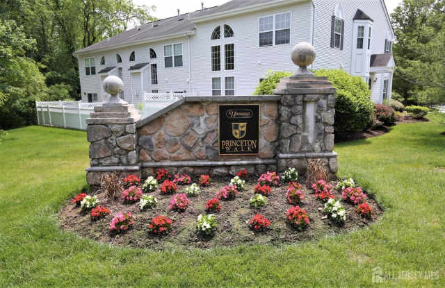 102 Wellington Park Drive Gallery 4