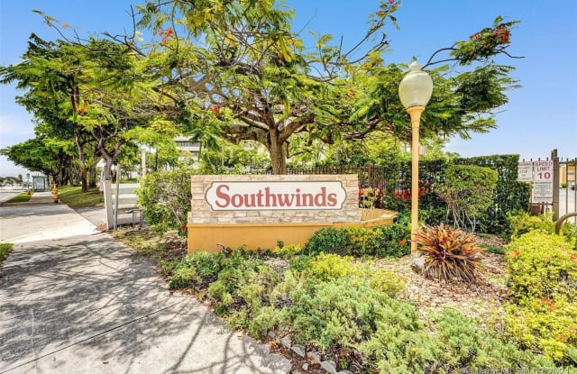 9311 SW 4th St - 9311 Southwest 4th Street, Fountainebleau, FL 33174
