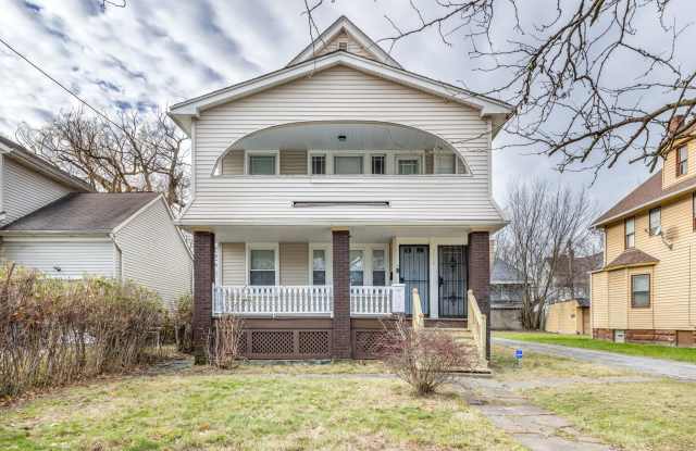 3218 E 117th St photos photos