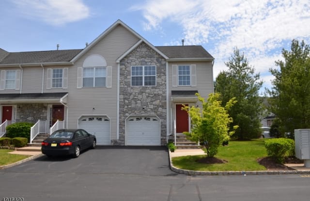 12 DINA LN - 12 Dina Lane, Franklin Park, NJ 08873